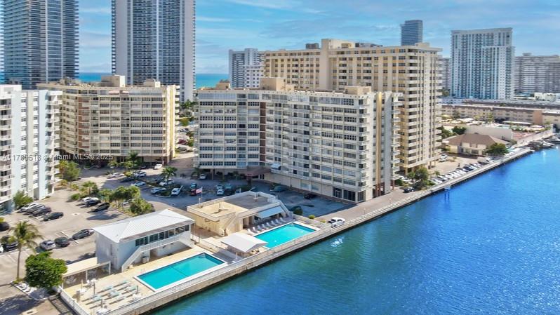 IMPERIAL TOWERS CONDO - Residential