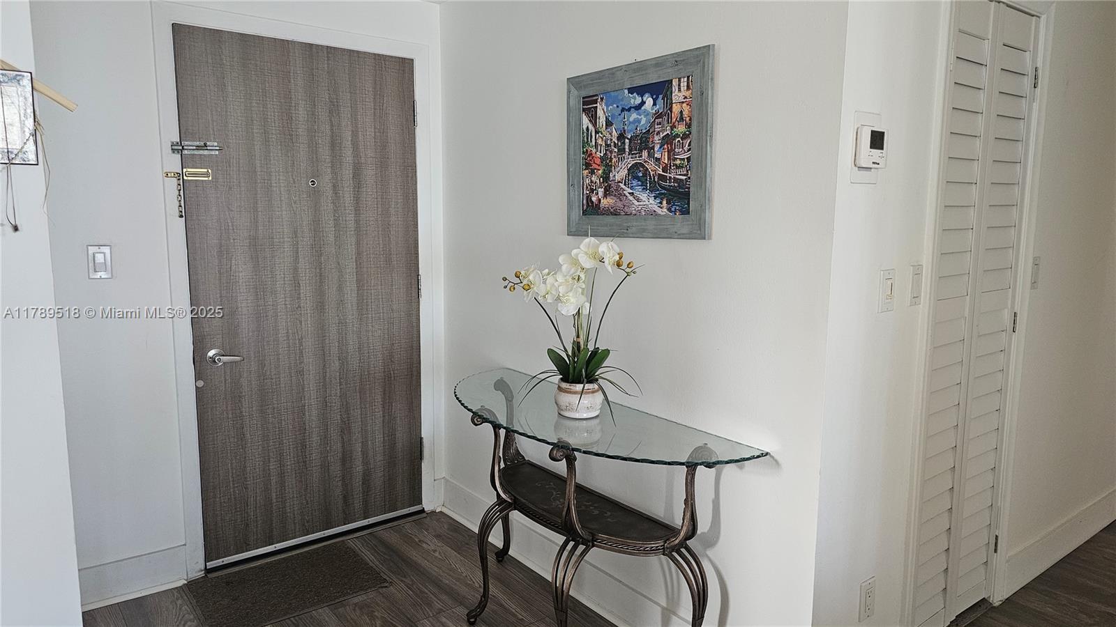 IMPERIAL TOWERS CONDO - Residential