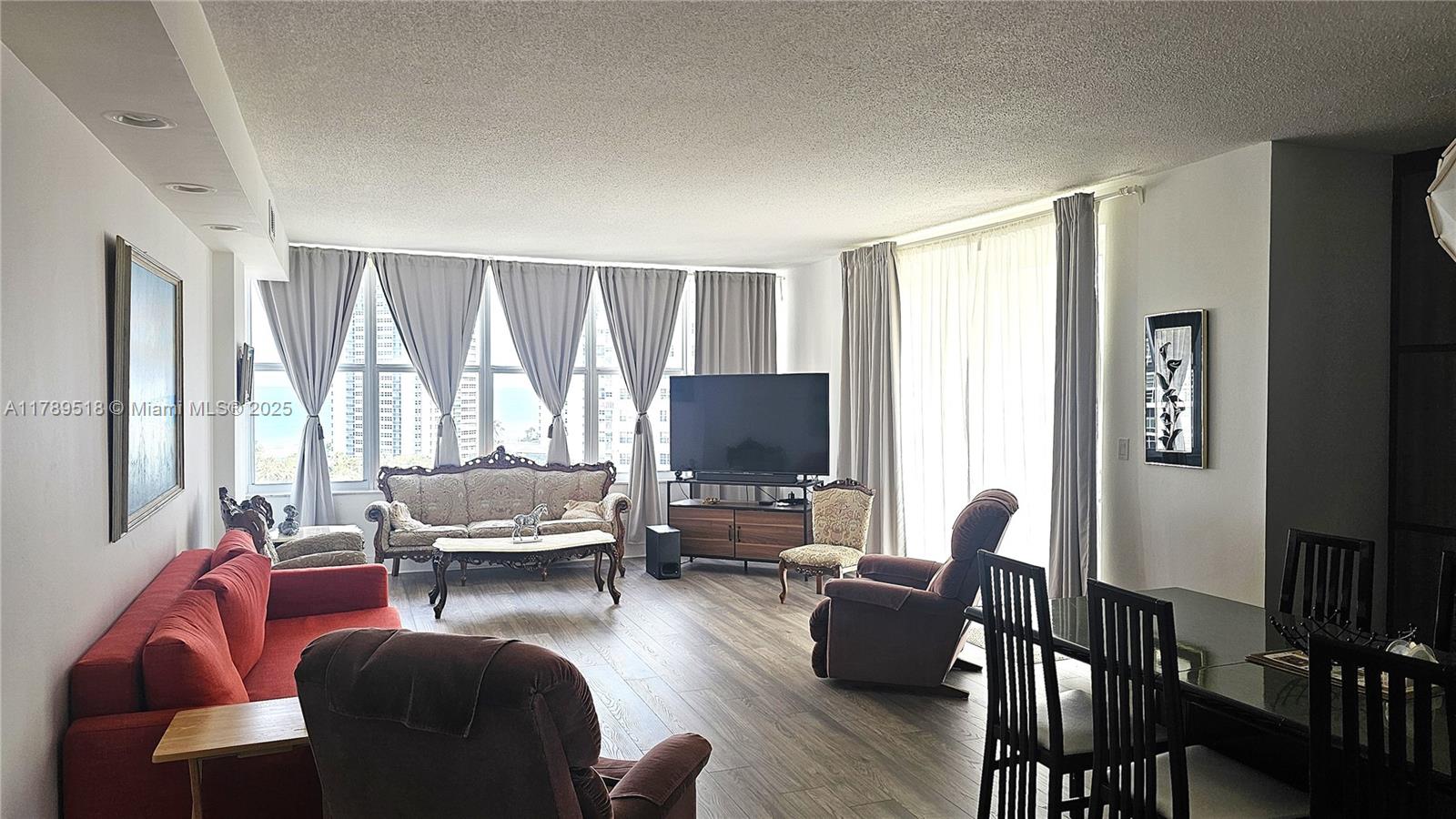 IMPERIAL TOWERS CONDO - Residential