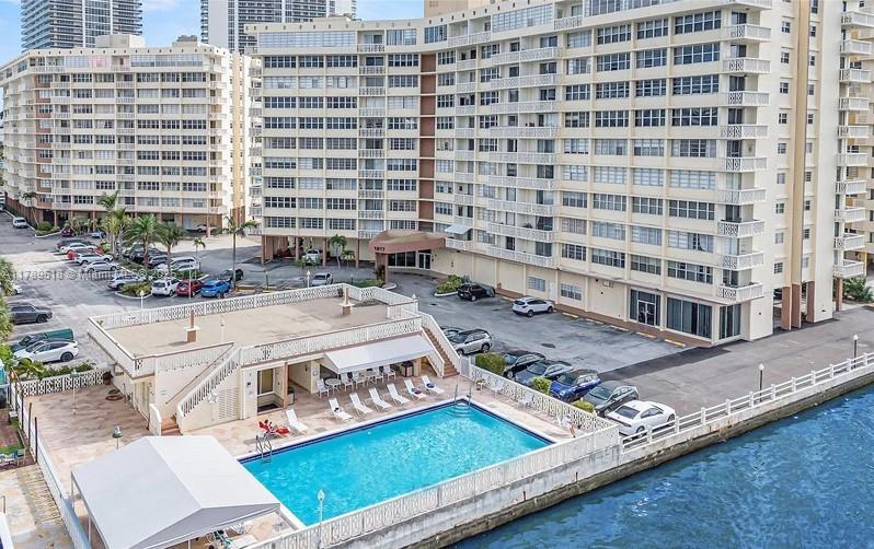 1825 S Ocean Dr PH-9