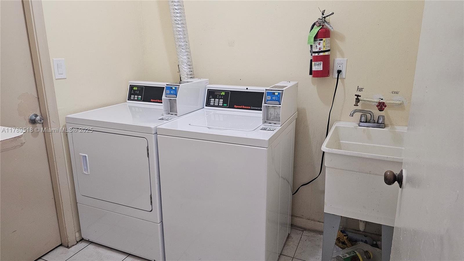 IMPERIAL TOWERS CONDO - Residential