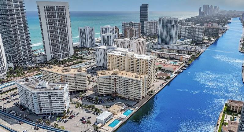 IMPERIAL TOWERS CONDO - Residential