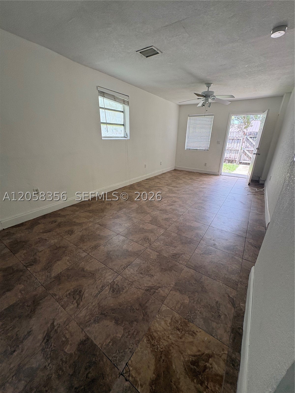 410 Pinecrest Dr 2