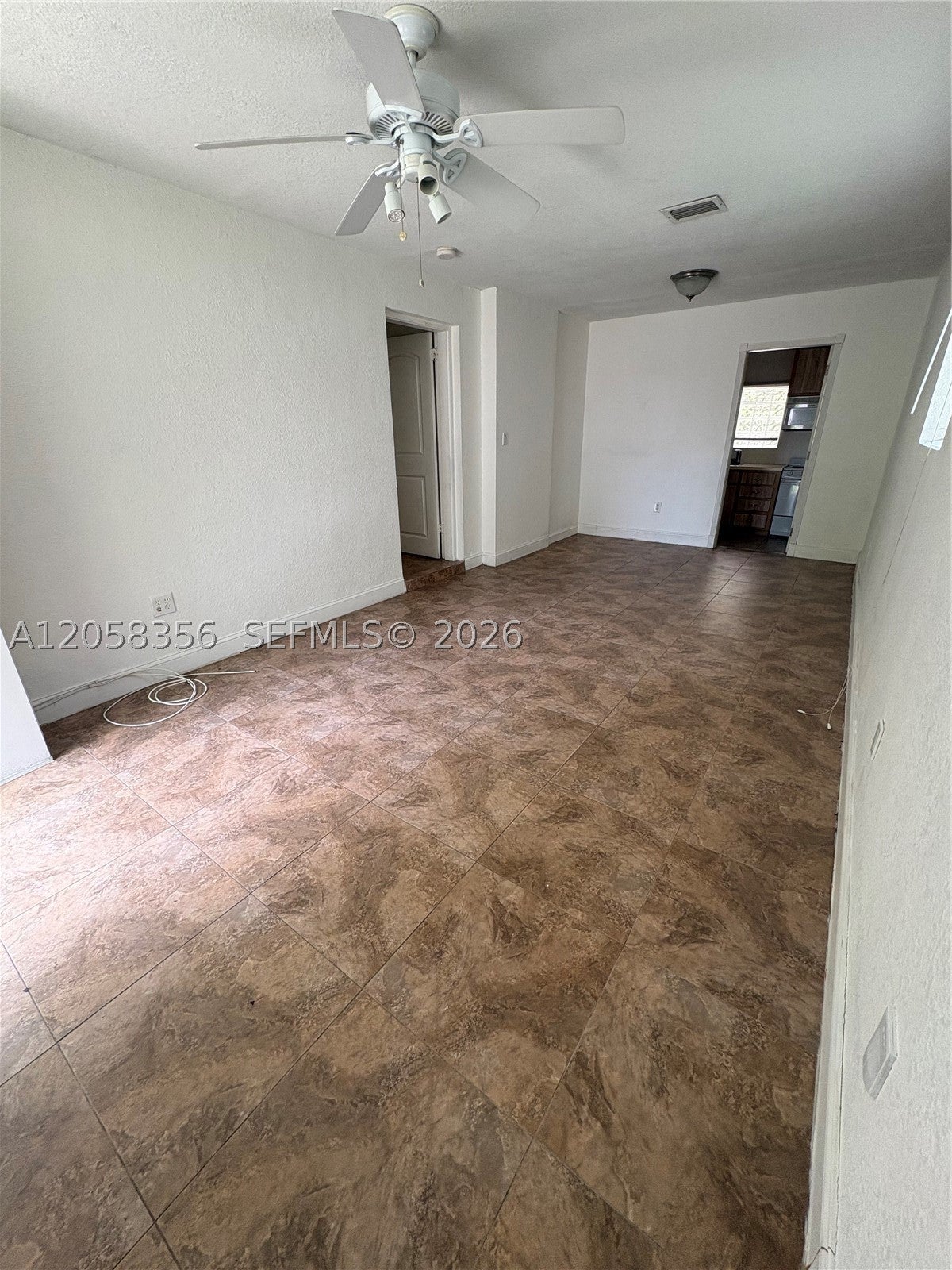 410 Pinecrest Dr 2