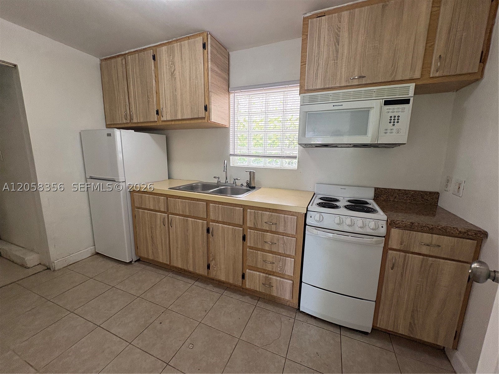 410 Pinecrest Dr 2