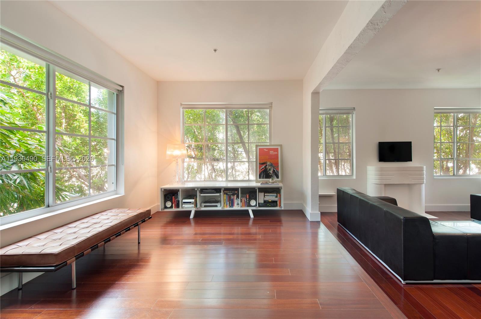 1025 Michigan Ave 2C