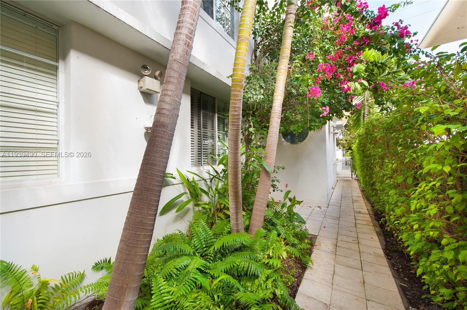 1025 Michigan Ave 2C