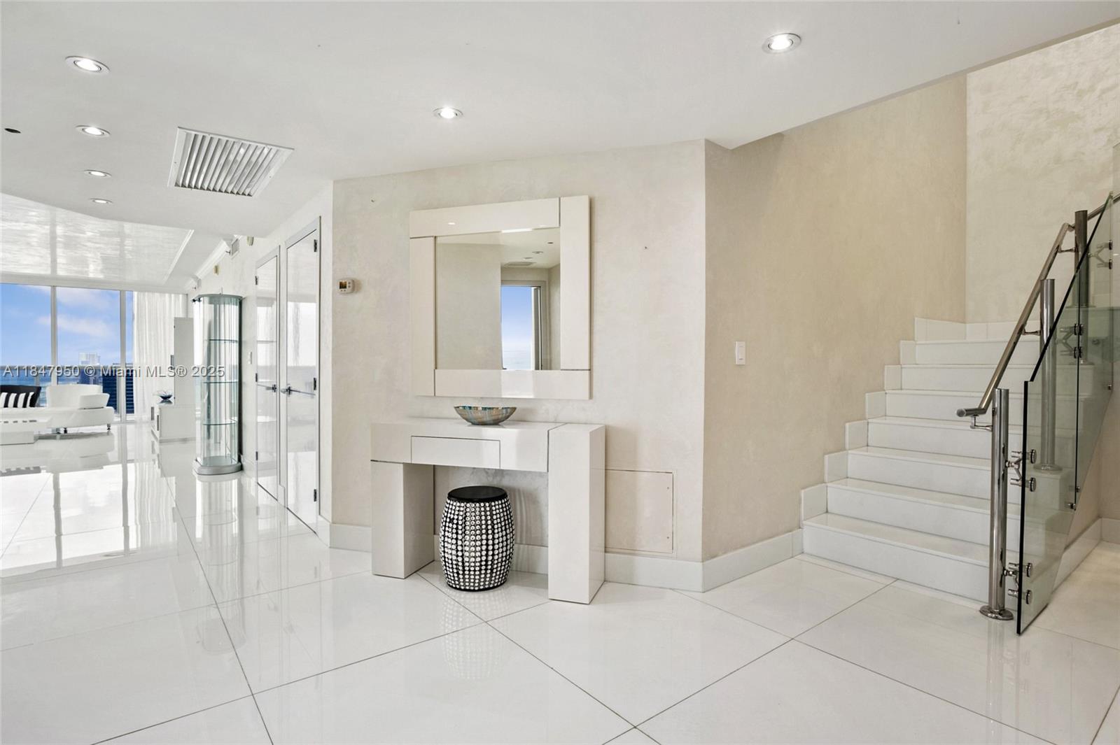 1830 S Ocean Dr PH-5102