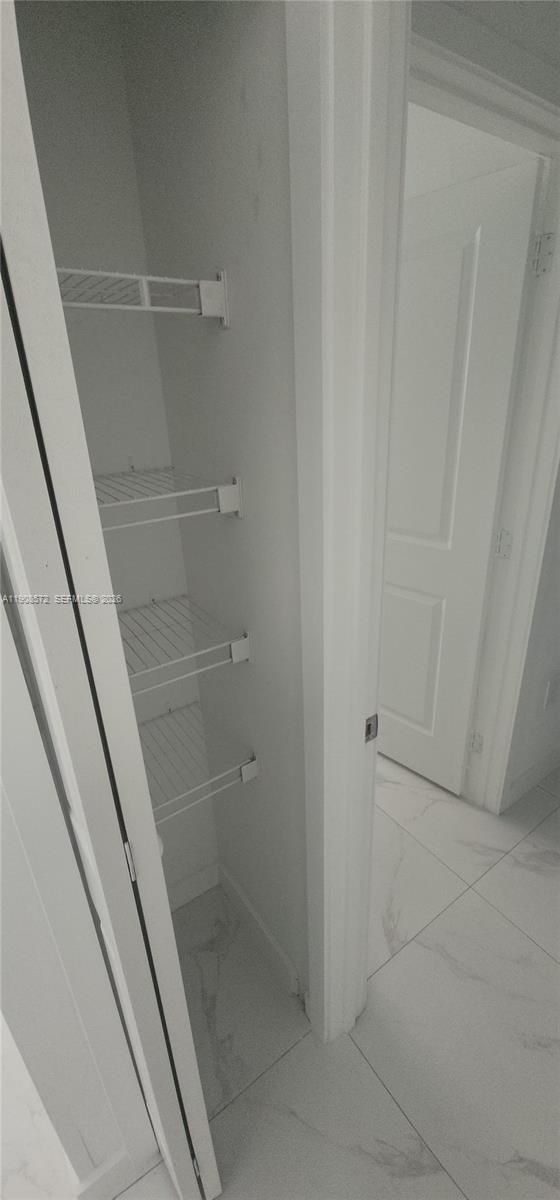 OAKLAND PARK - Residential