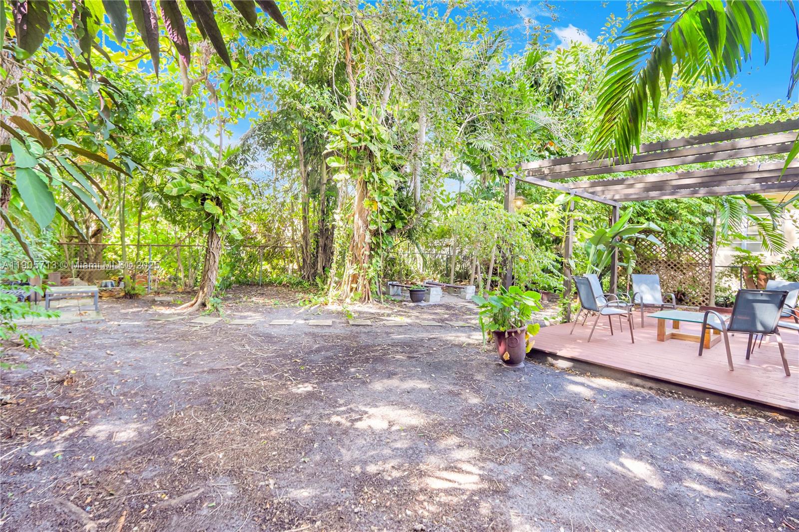 TAMIAMI PLACE PLAN NO 3 - Residential