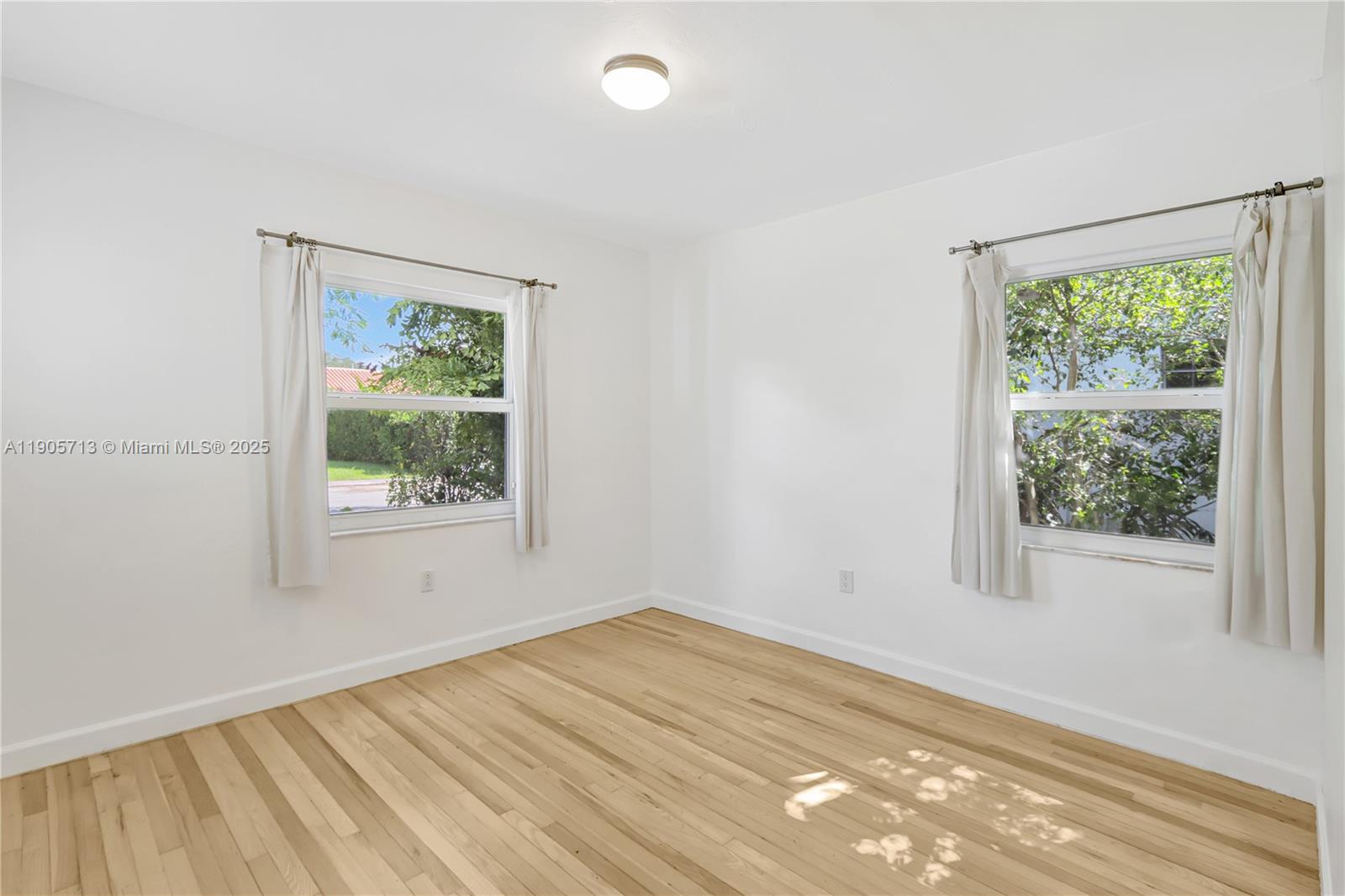 TAMIAMI PLACE PLAN NO 3 - Residential