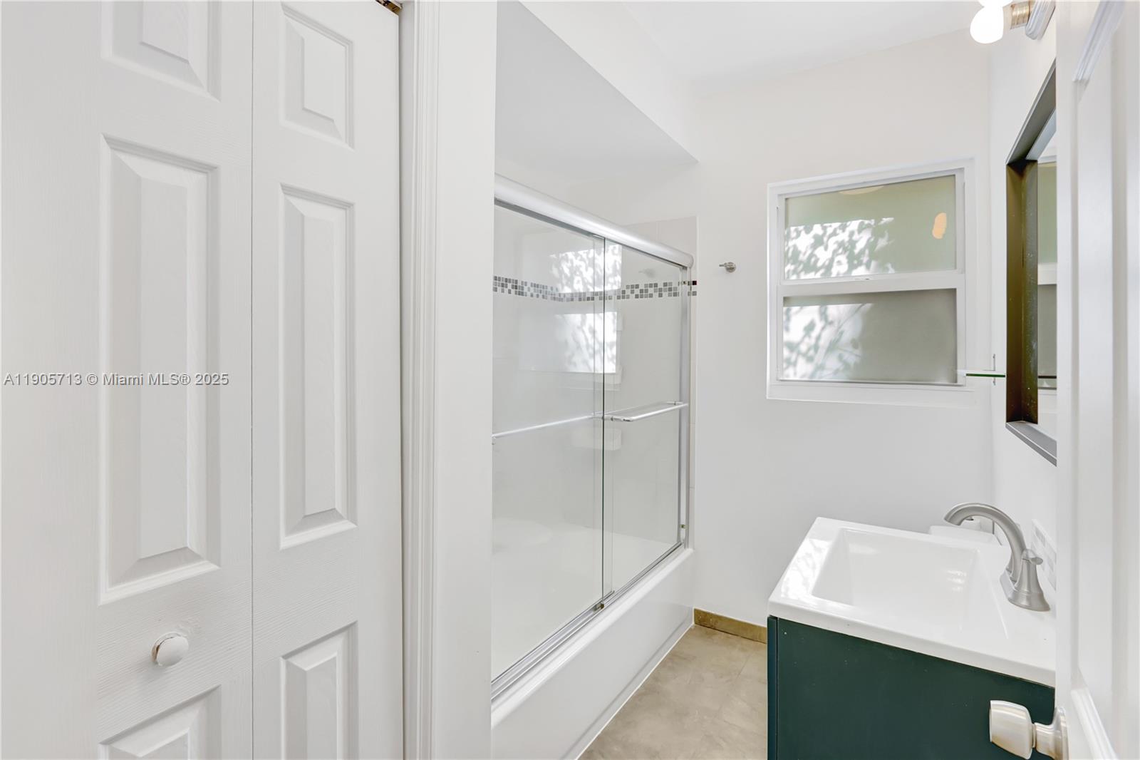 TAMIAMI PLACE PLAN NO 3 - Residential