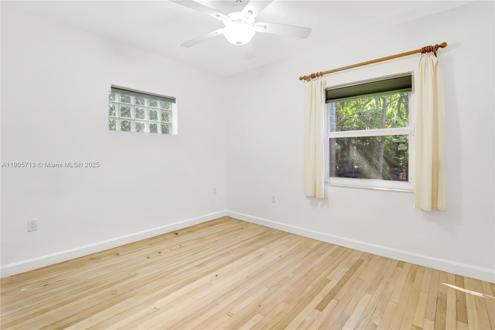 TAMIAMI PLACE PLAN NO 3 - Residential