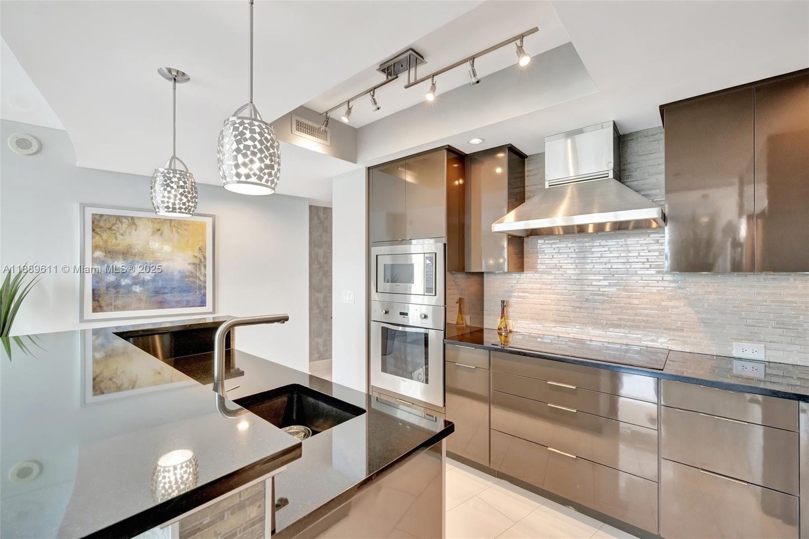 PLAZA AT OCEANSIDE (THE) - Residential