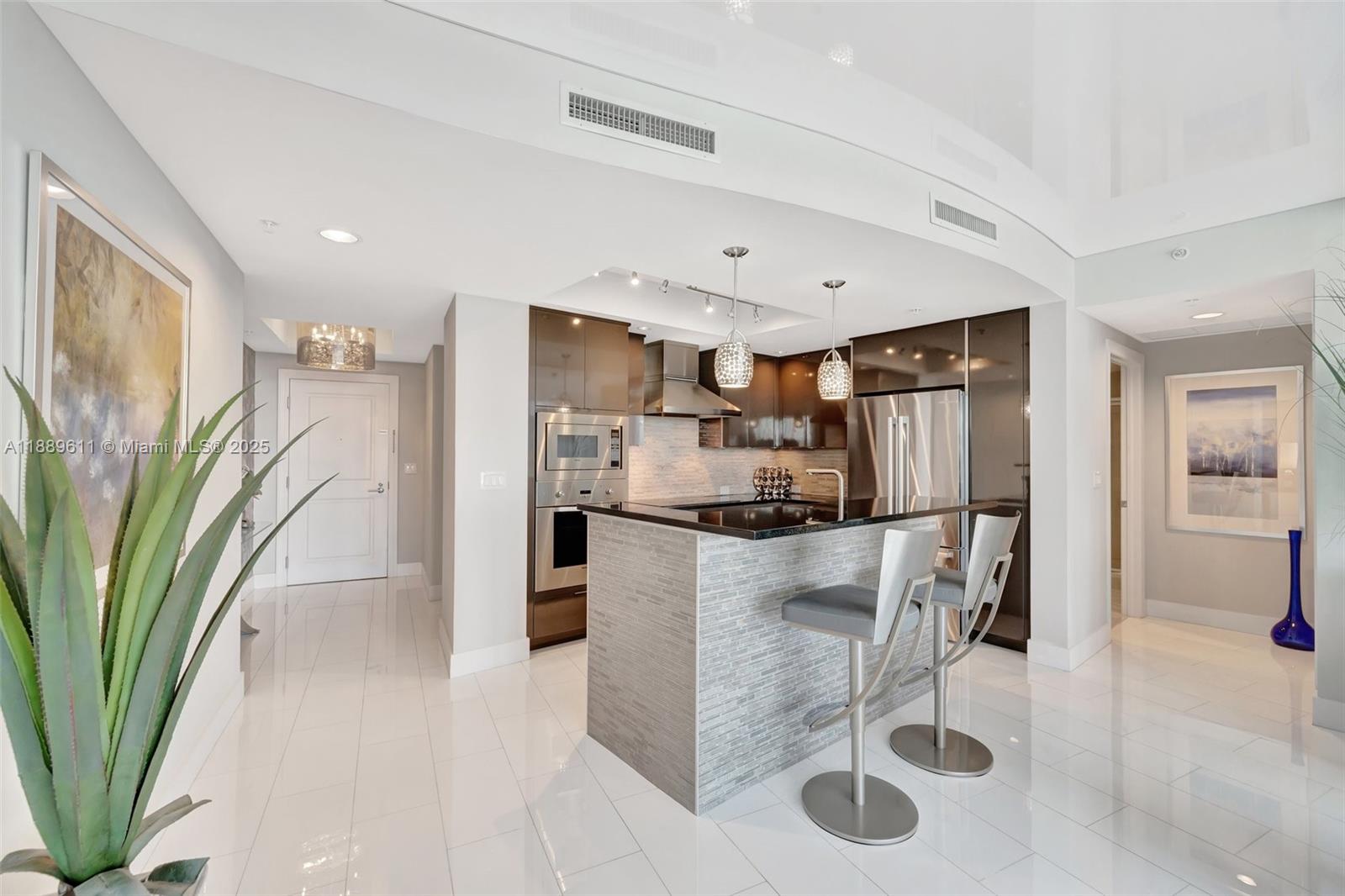 PLAZA AT OCEANSIDE (THE) - Residential