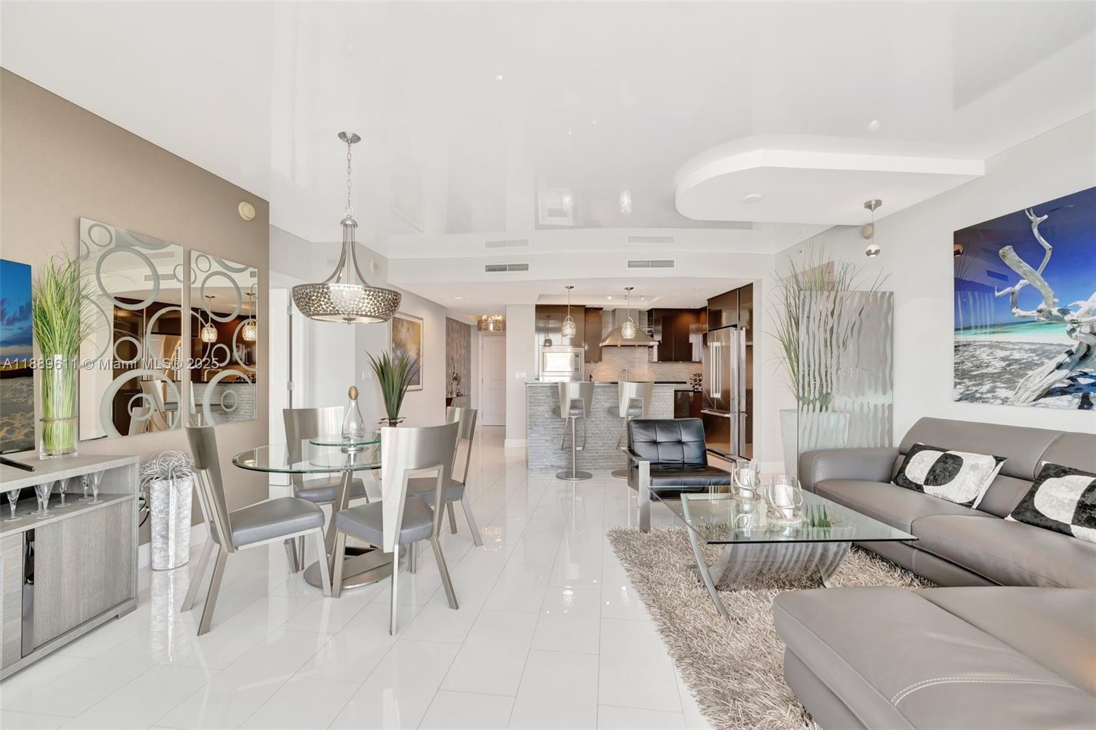 PLAZA AT OCEANSIDE (THE) - Residential
