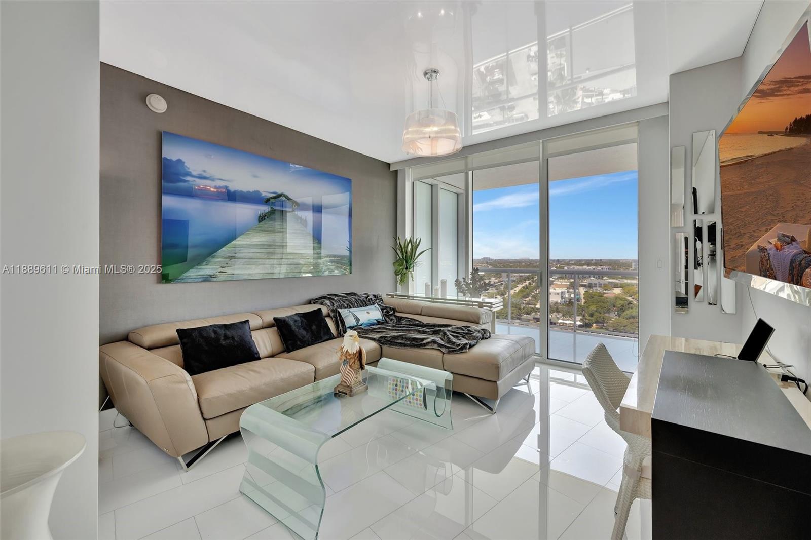 PLAZA AT OCEANSIDE (THE) - Residential