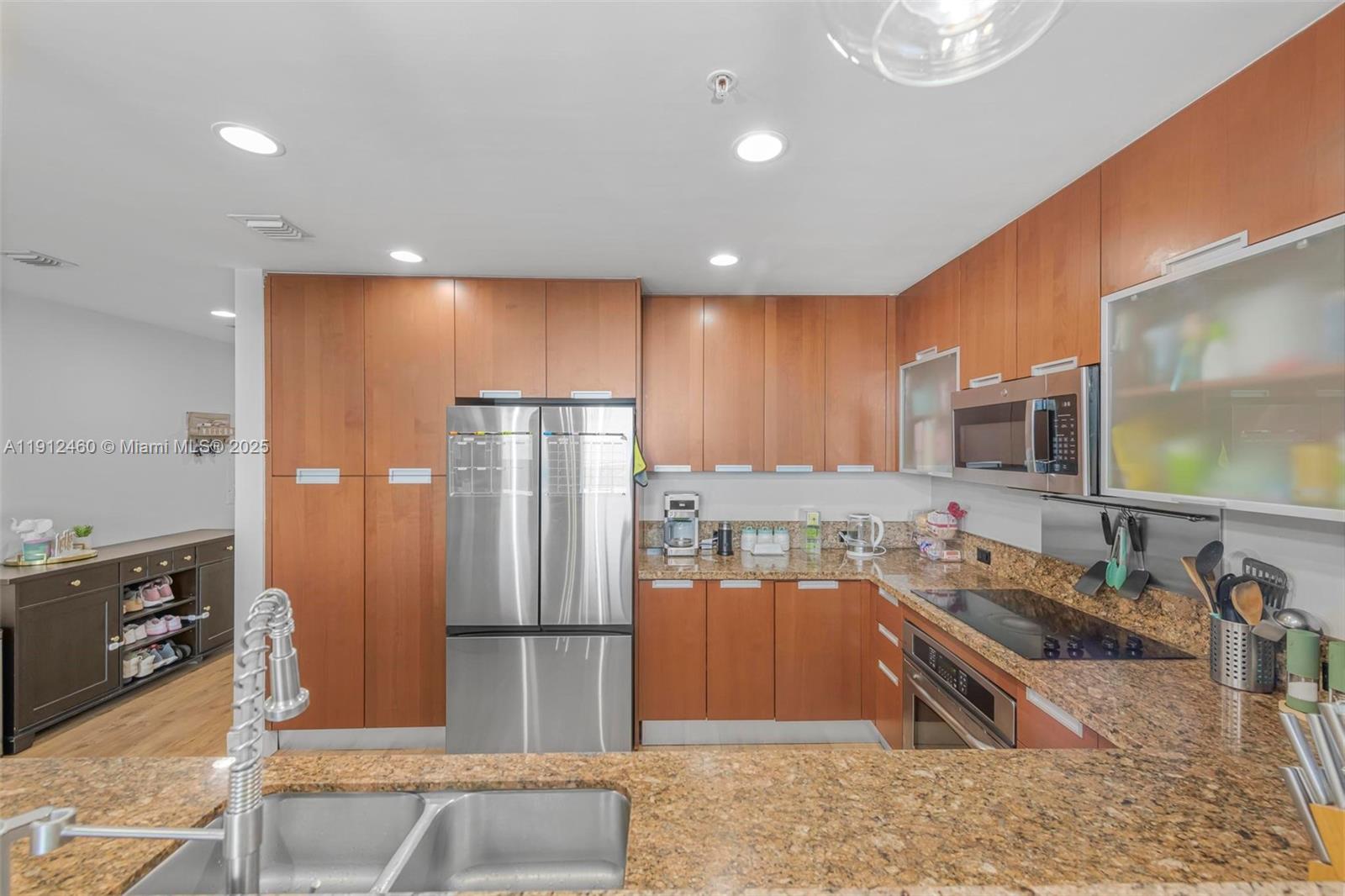 THE LEXI CONDO - Residential Lease