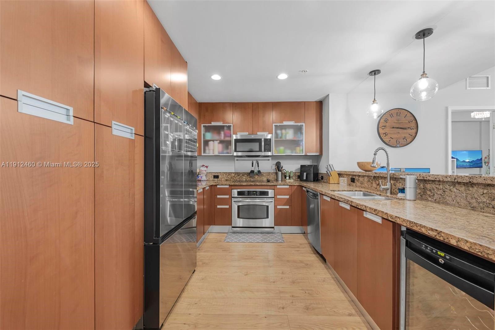 THE LEXI CONDO - Residential Lease