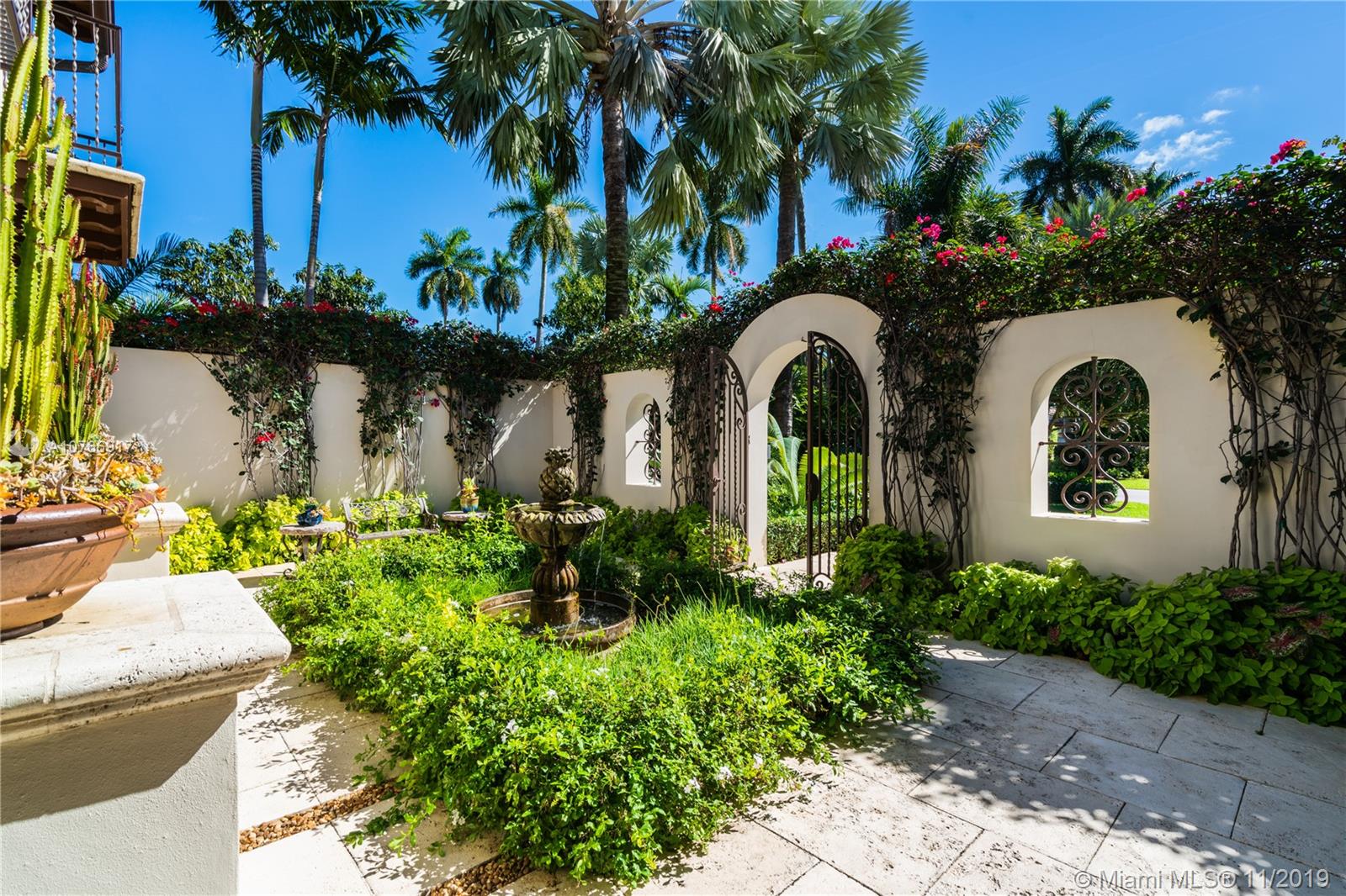 SUNSET ISLANDS-ISLAND NO - Residential