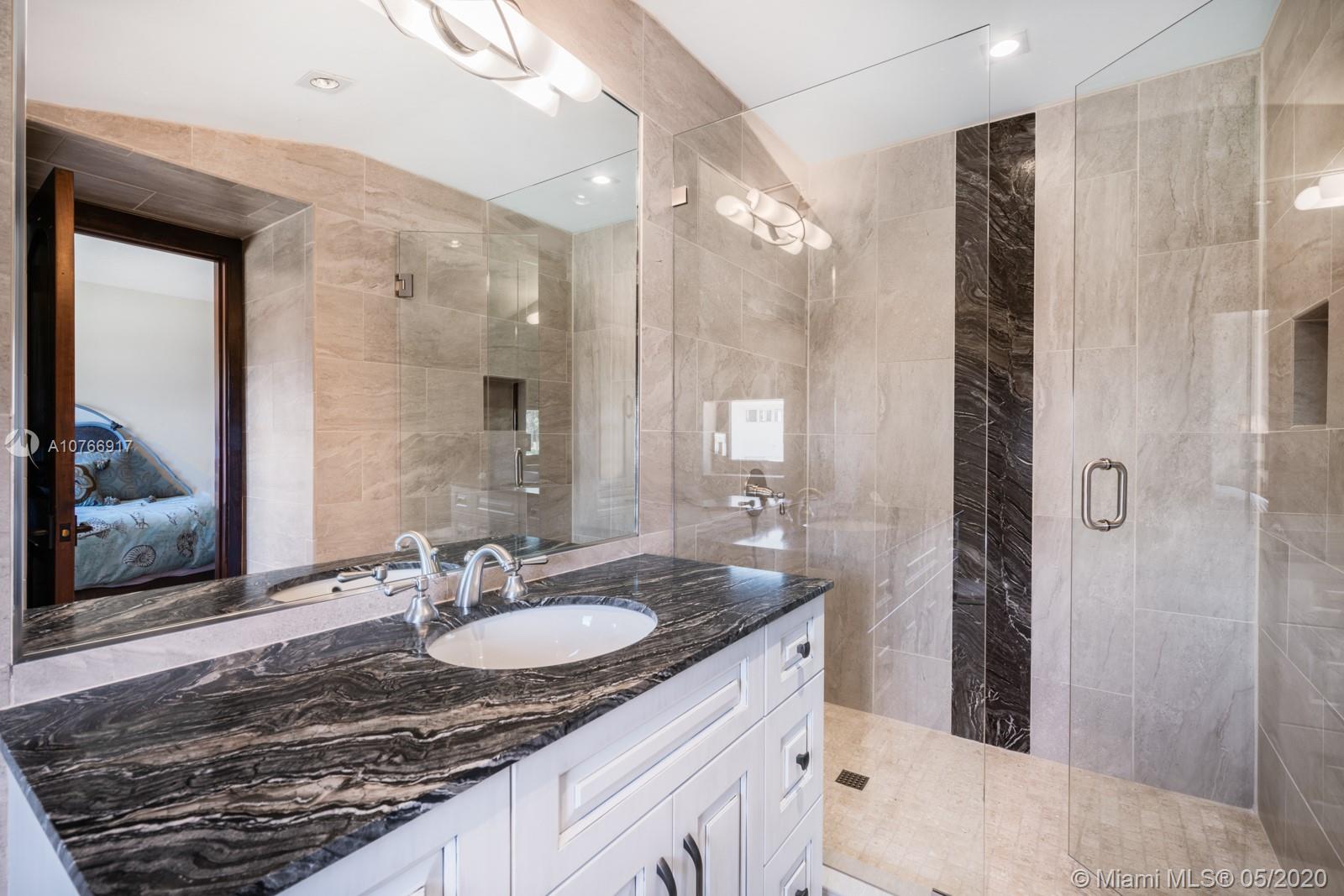 SUNSET ISLANDS-ISLAND NO - Residential