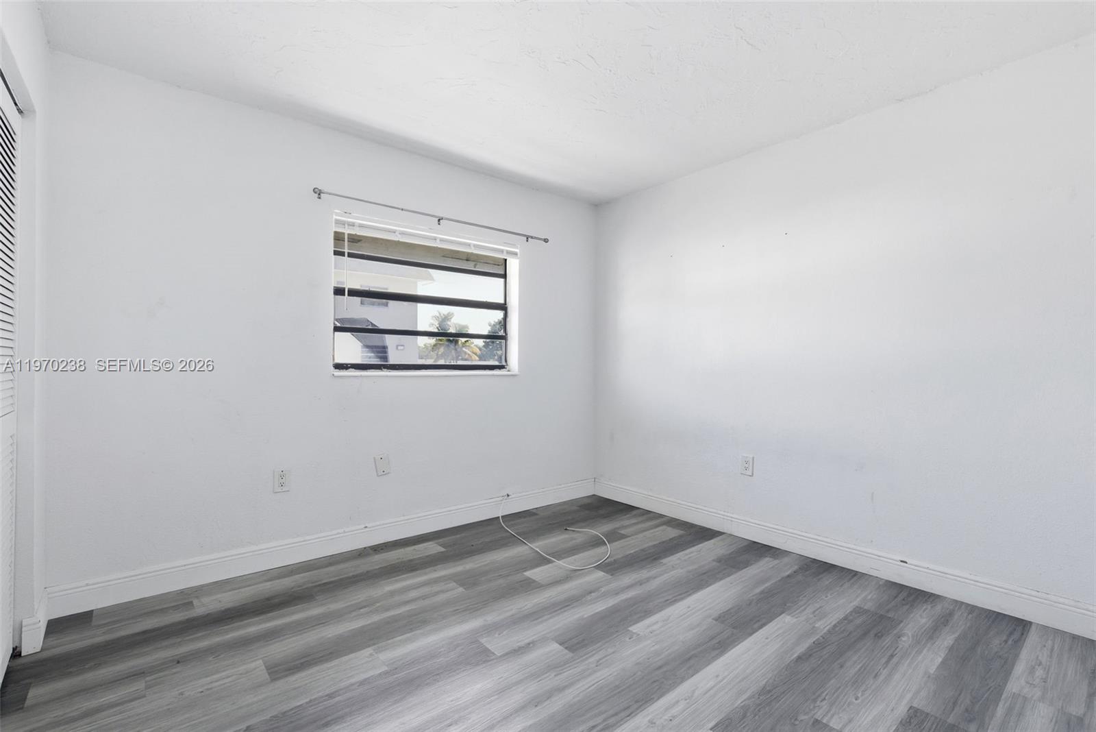 BEVERLY HEIGHTS - Residential Income