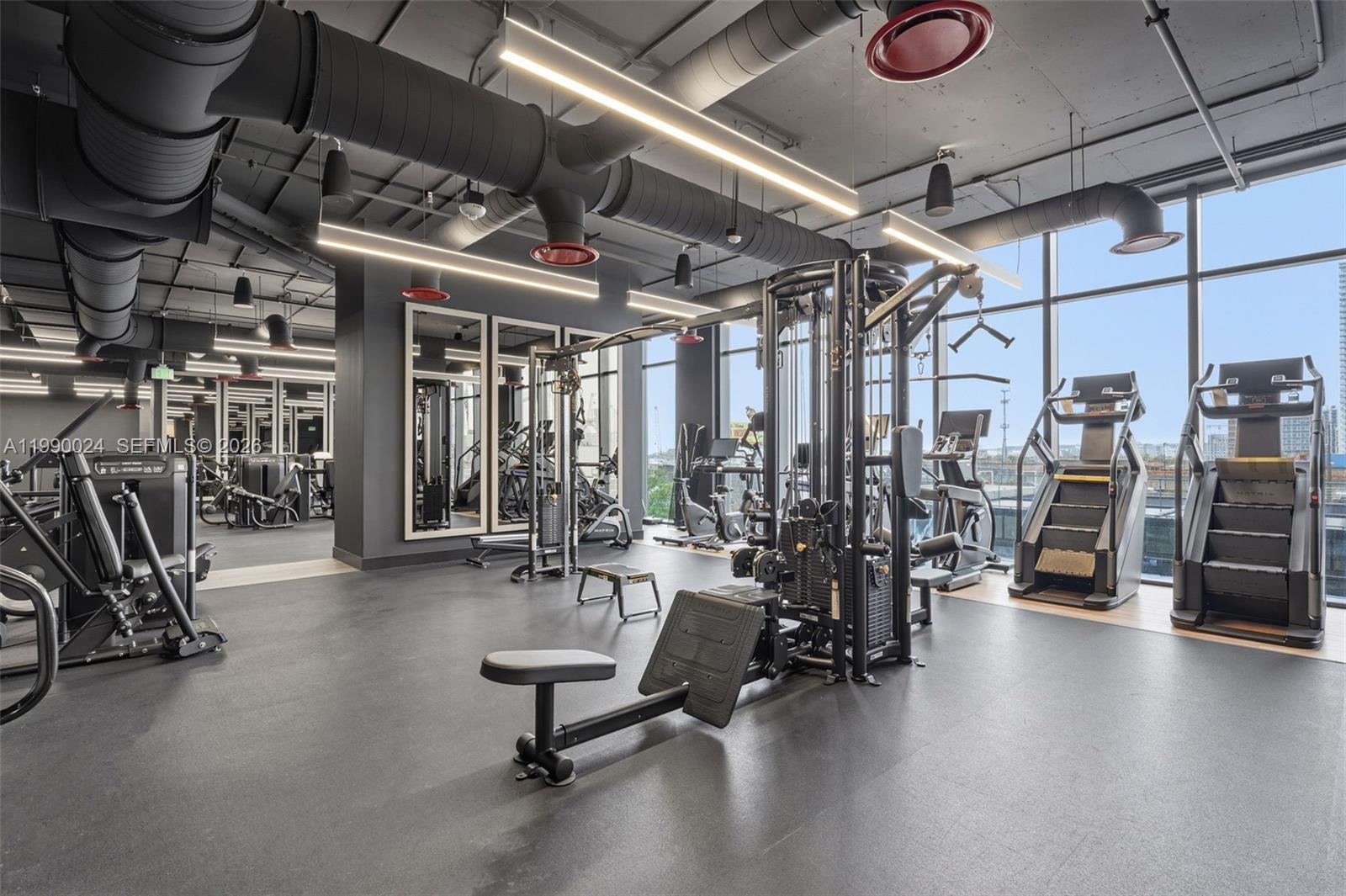 ELEVEN HOTEL & RESIDENCES - Residential