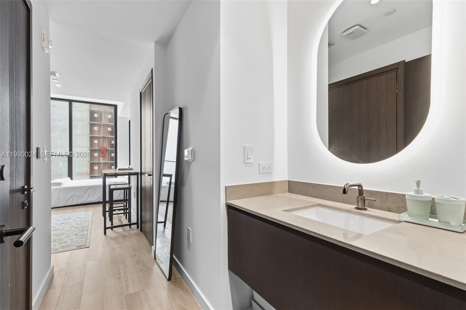 ELEVEN HOTEL & RESIDENCES - Residential