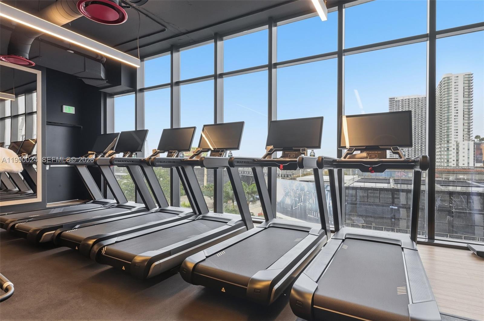 ELEVEN HOTEL & RESIDENCES - Residential