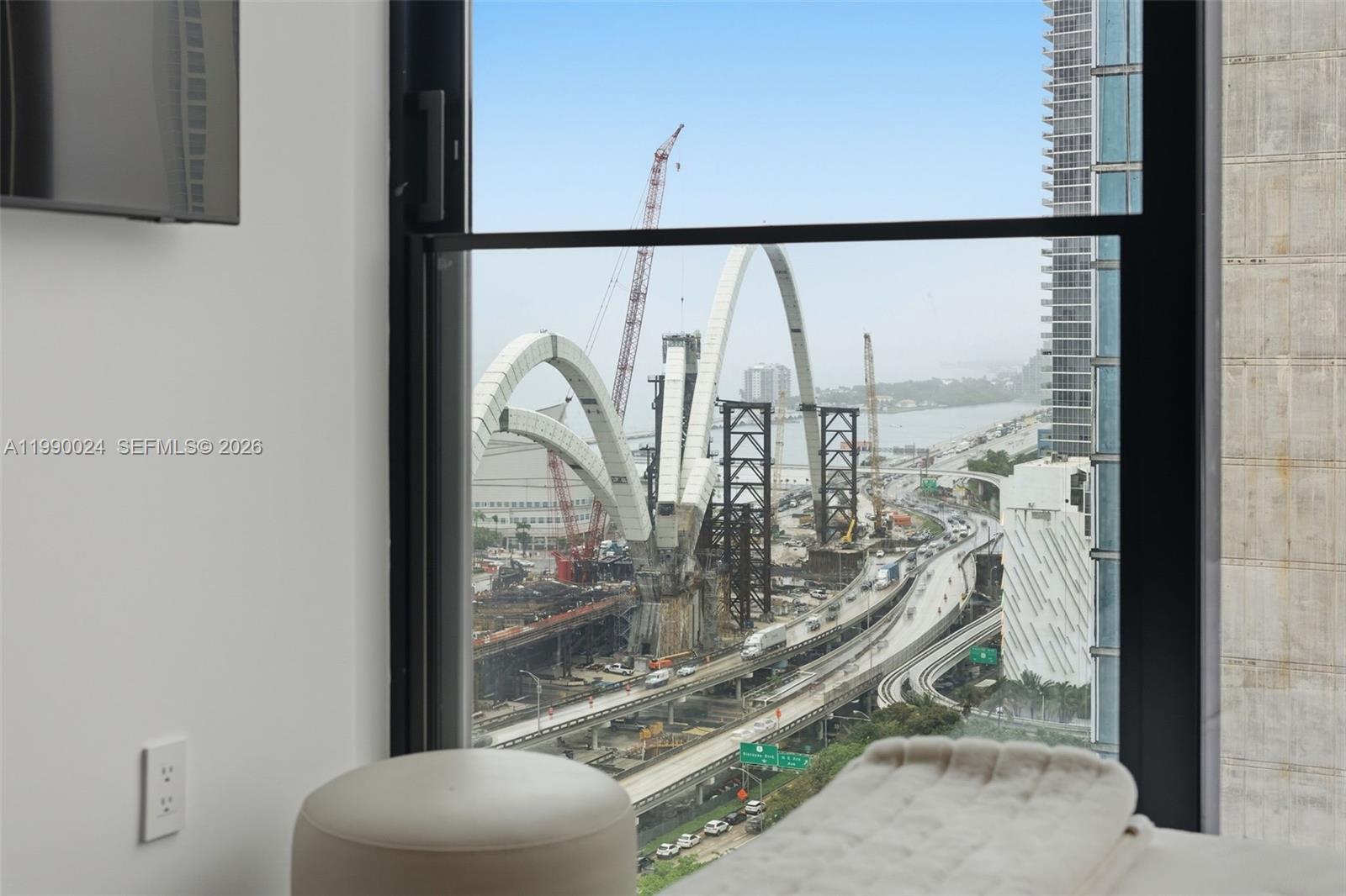 ELEVEN HOTEL & RESIDENCES - Residential