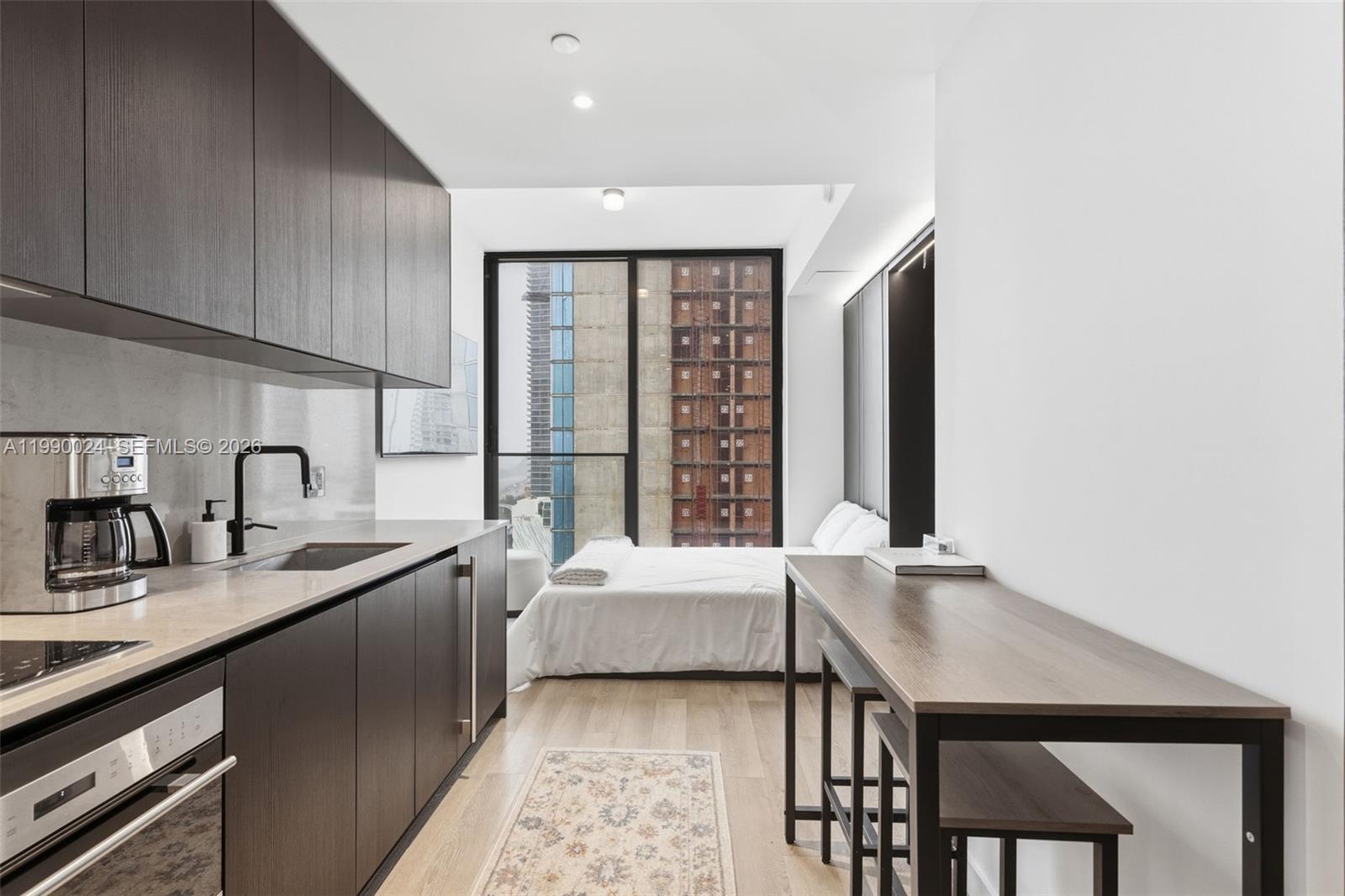 ELEVEN HOTEL & RESIDENCES - Residential