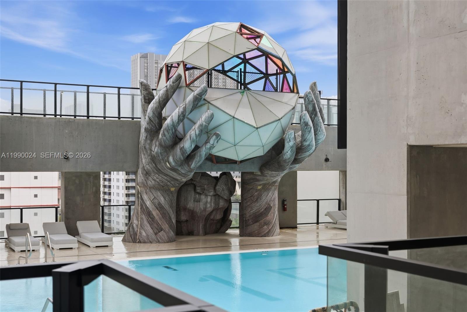 ELEVEN HOTEL & RESIDENCES - Residential