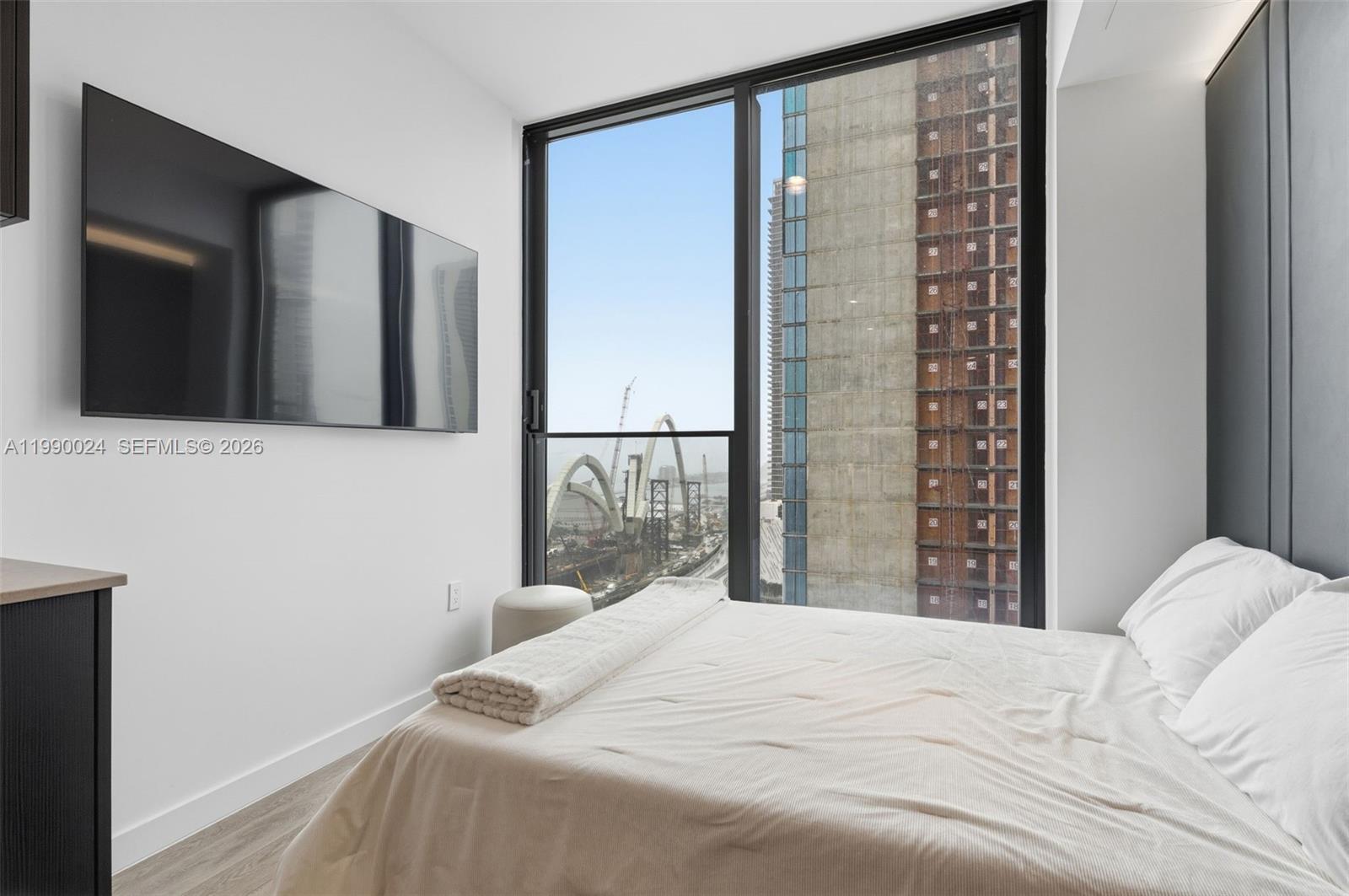 ELEVEN HOTEL & RESIDENCES - Residential