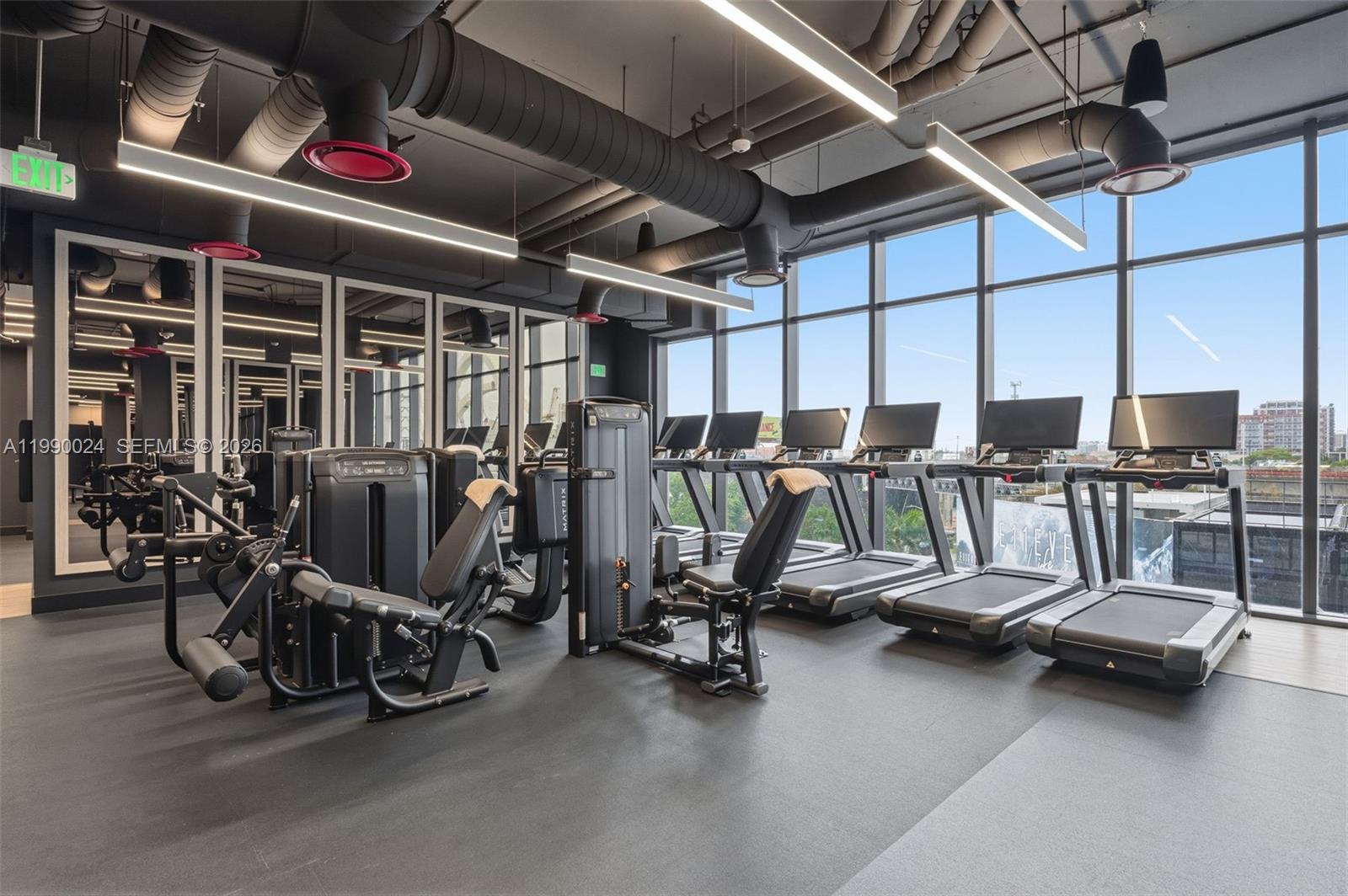 ELEVEN HOTEL & RESIDENCES - Residential