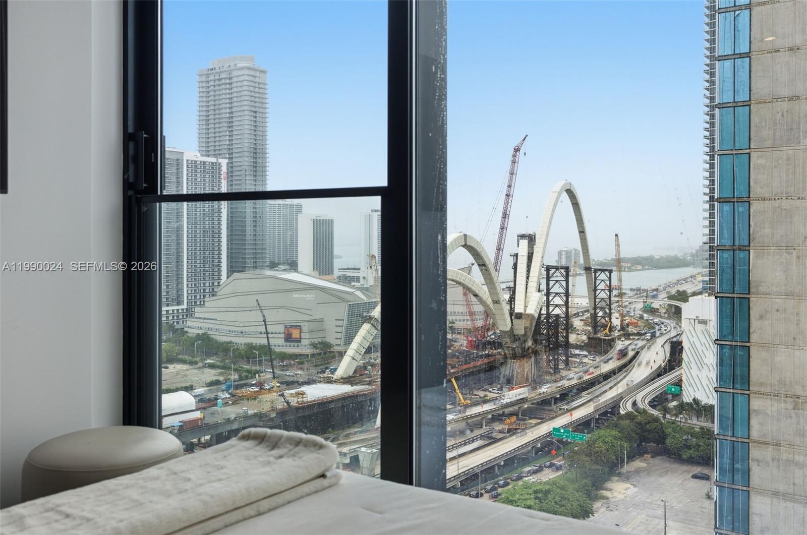 ELEVEN HOTEL & RESIDENCES - Residential