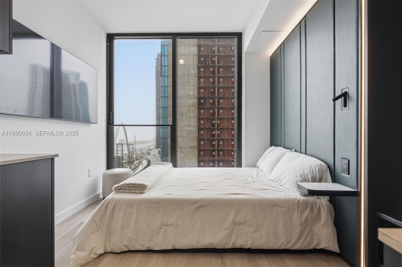 ELEVEN HOTEL & RESIDENCES - Residential