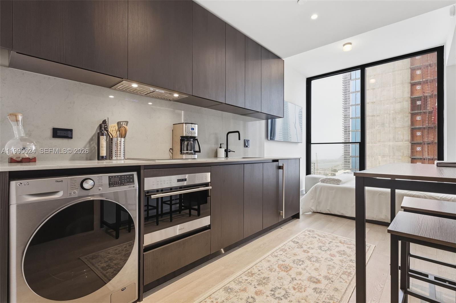 ELEVEN HOTEL & RESIDENCES - Residential