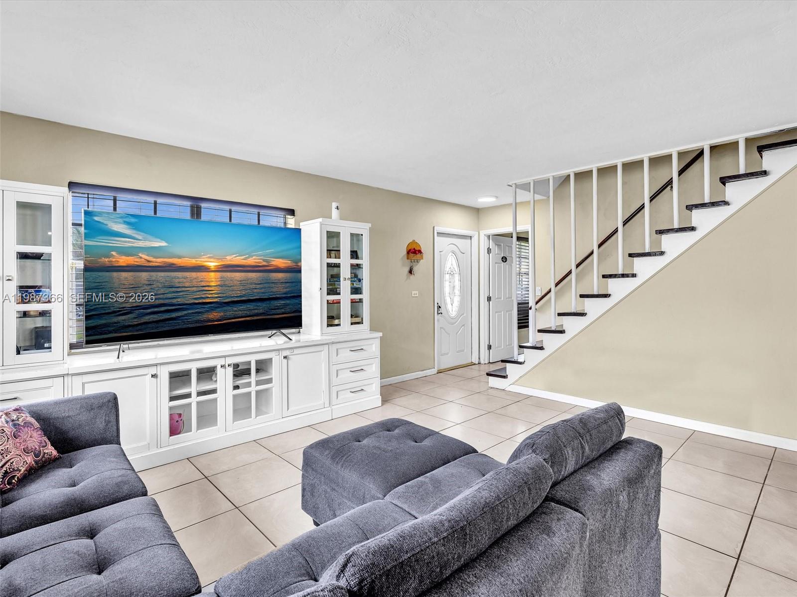 FALCON SUB NO ONE - Residential