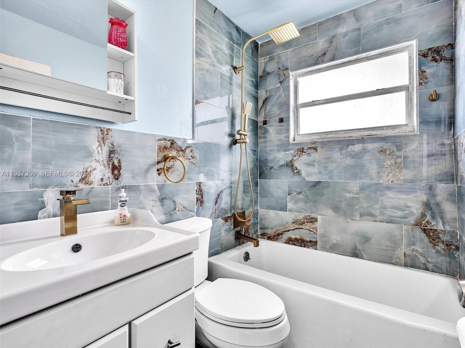 FALCON SUB NO ONE - Residential