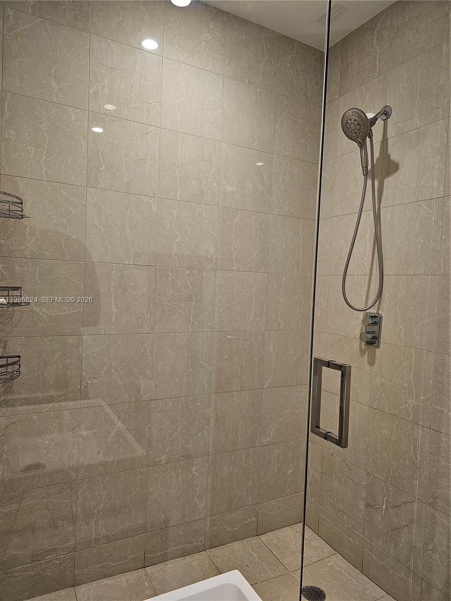 BRICKELL FLATIRON CONDO - Residential Lease