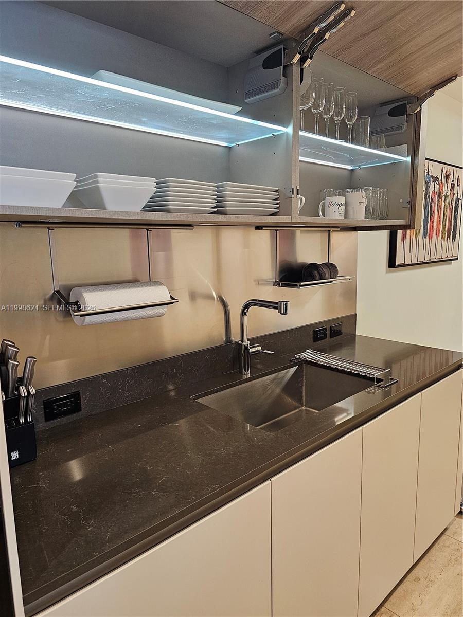 BRICKELL FLATIRON CONDO - Residential Lease