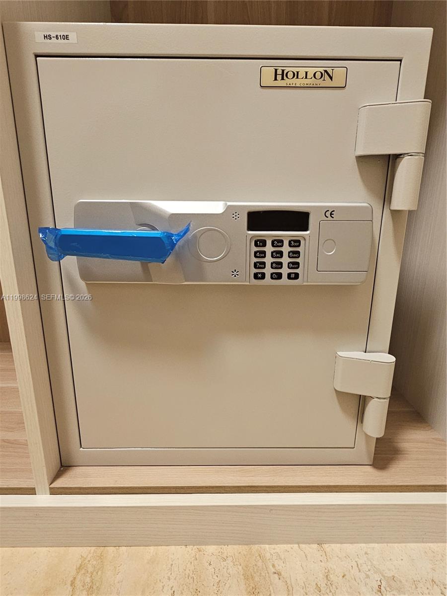 BRICKELL FLATIRON CONDO - Residential Lease