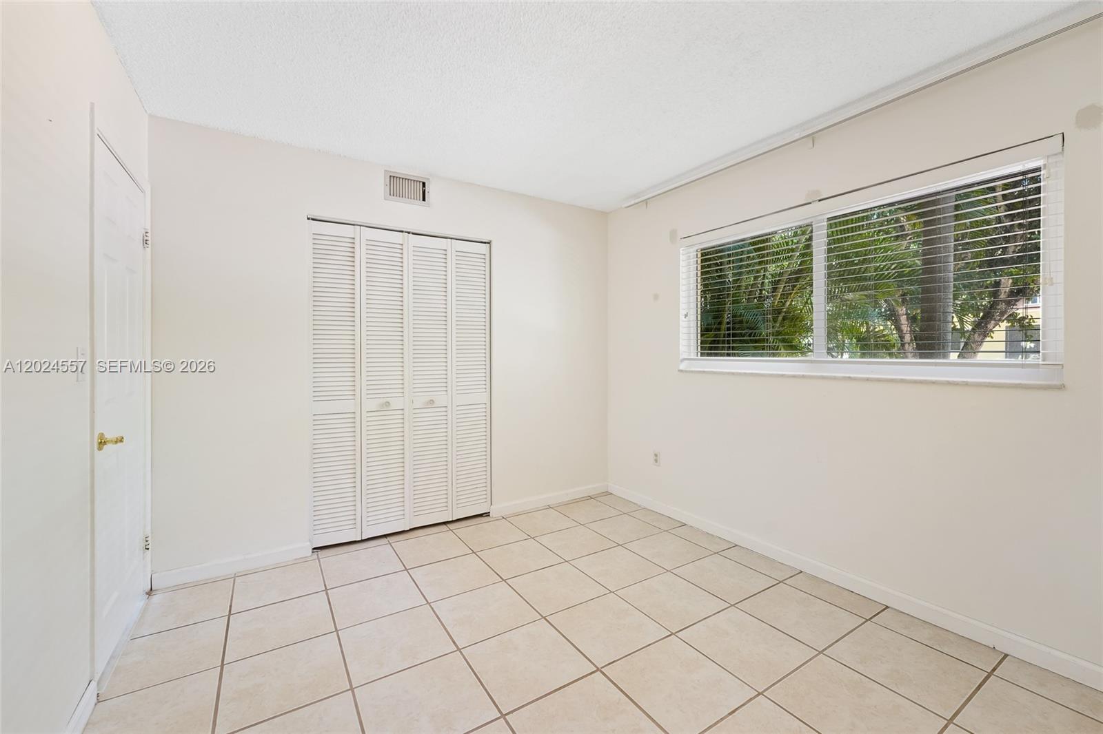 VILLAGE OF KINGS CREEK CO - Residential Lease