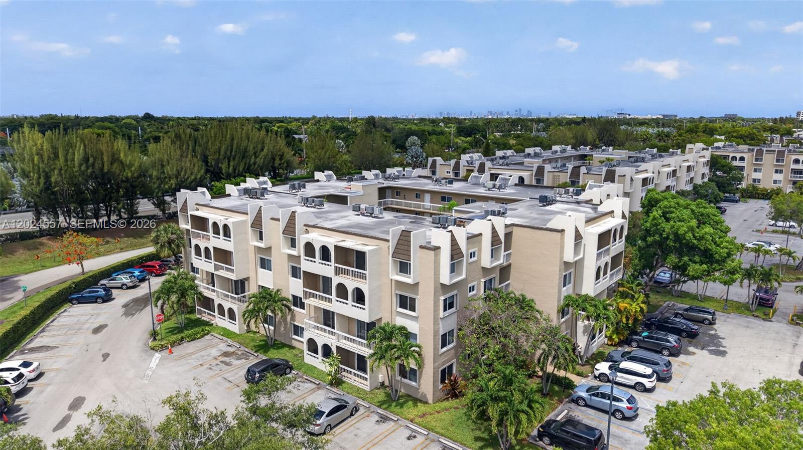 VILLAGE OF KINGS CREEK CO - Residential Lease