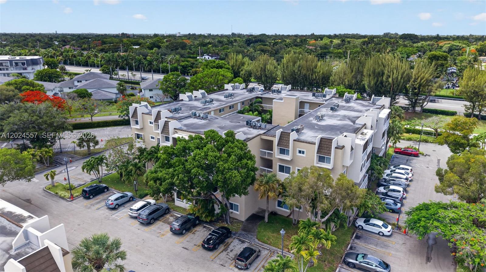 VILLAGE OF KINGS CREEK CO - Residential Lease