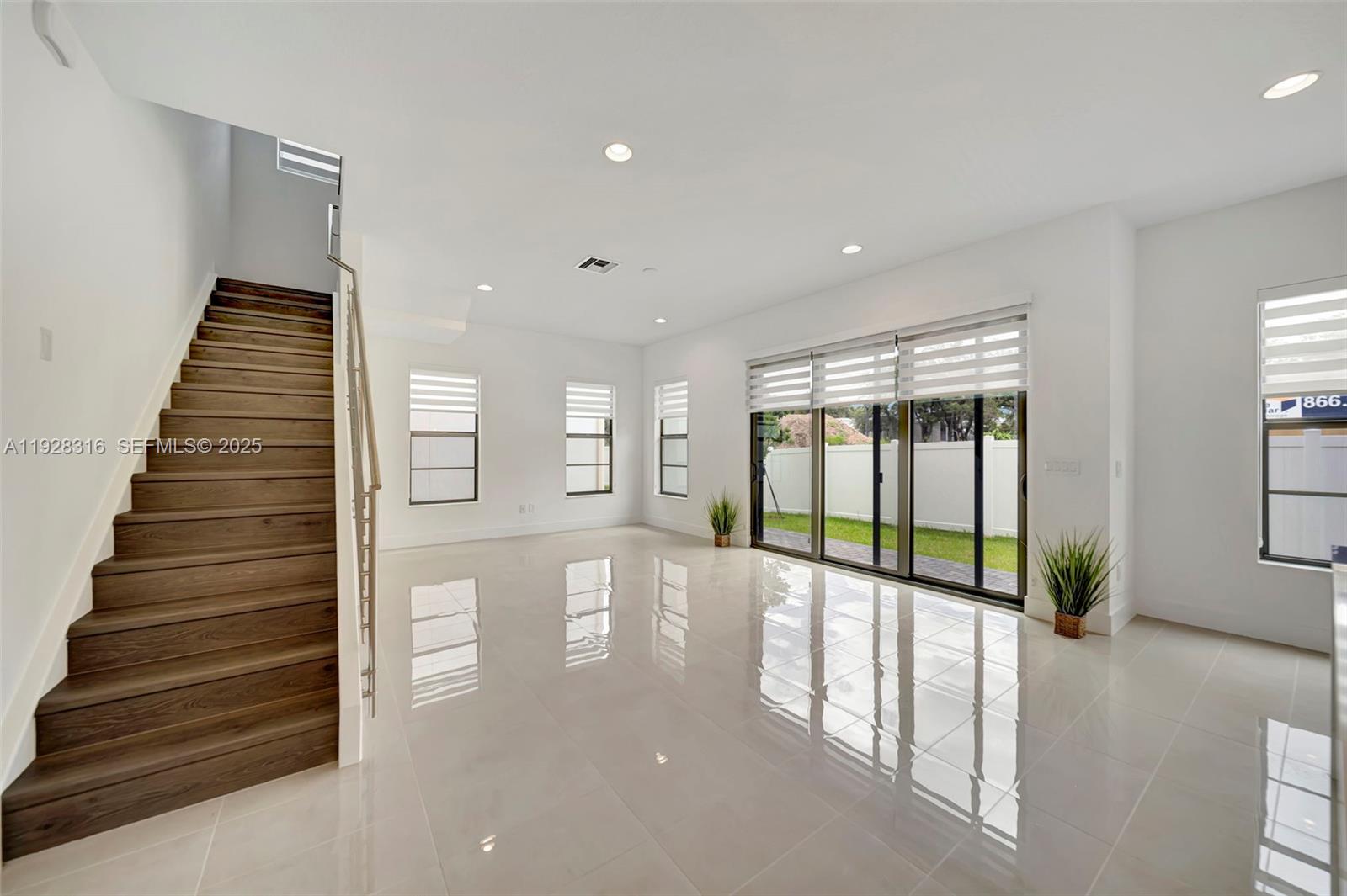 MARINA LANDINGS - Residential Lease