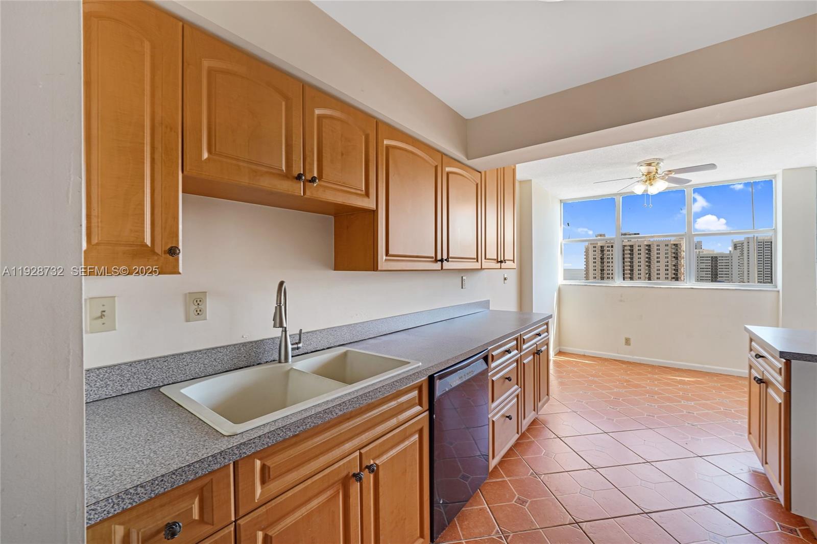 LAKE POINT TOWER CONDOMIN - Residential