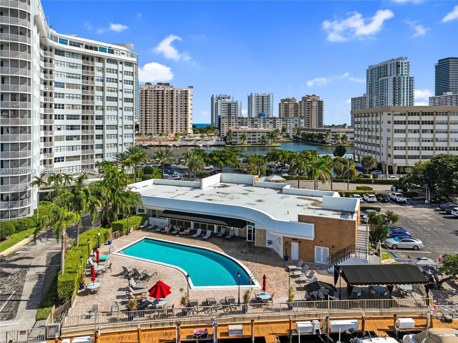 LAKE POINT TOWER CONDOMIN - Residential