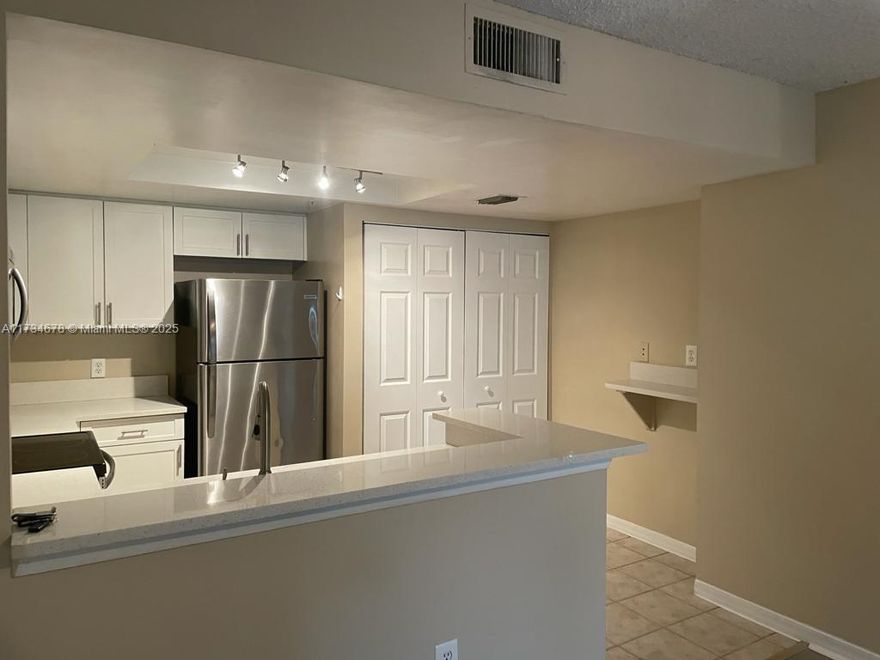 Amazing Condo great for investors or end users!! 1/1 on first floor with nice lake and garden view. Washer and Dryer inseide the unit. Grand Isles has a great location, good access to Turnpike and I-95.
Owner will pay the special assessment for the rof at closing. Unit is vacant and easy to show.