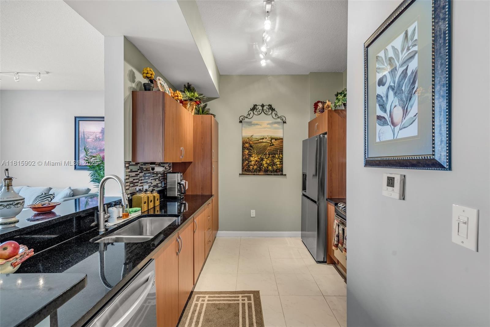 2775 NE 187th St PH6